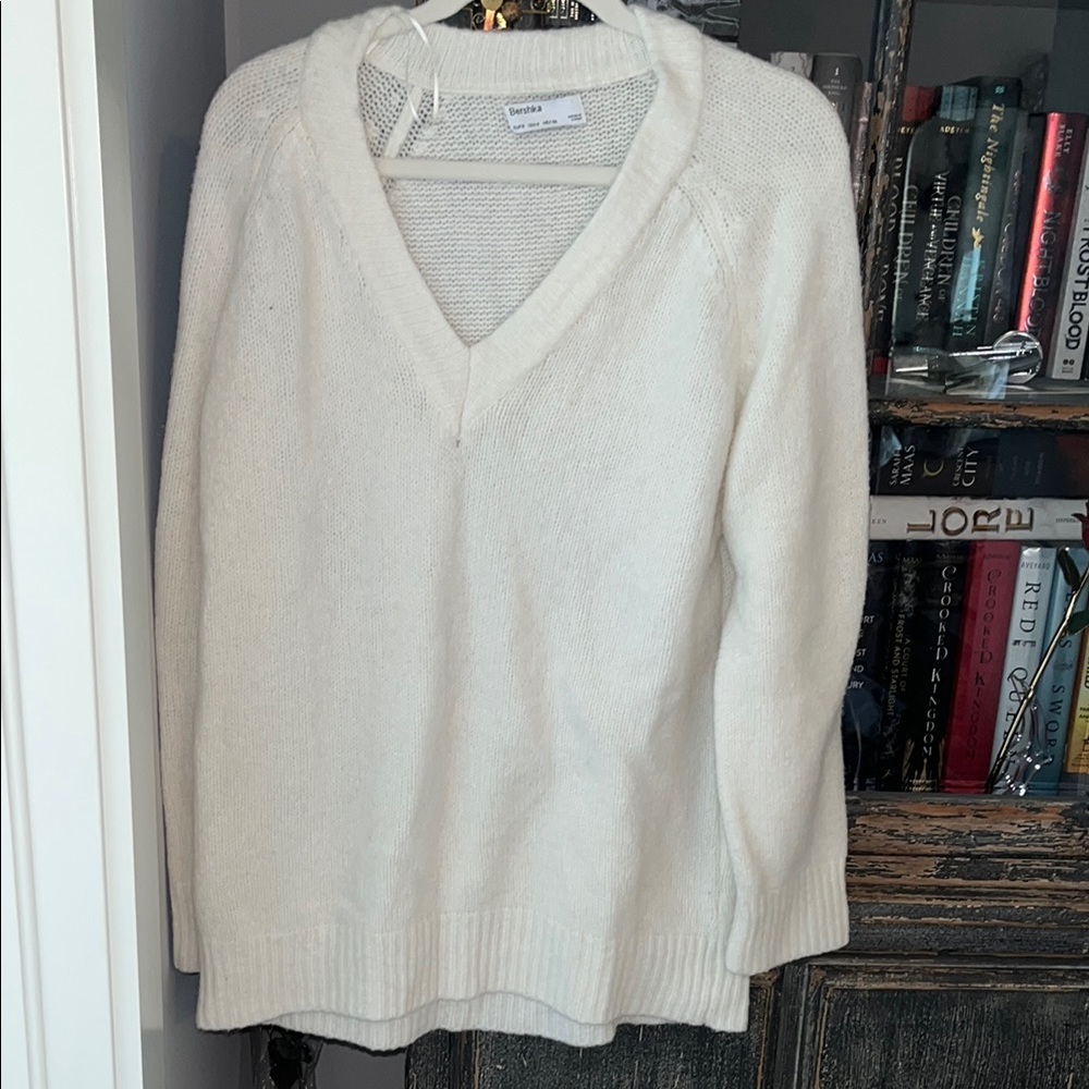 White long V Neck Sweater